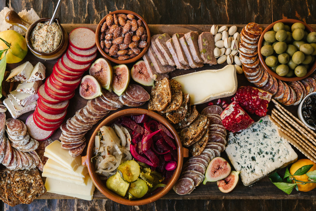 How to Build the Perfect Charcuterie Board - Lo's Kitchen